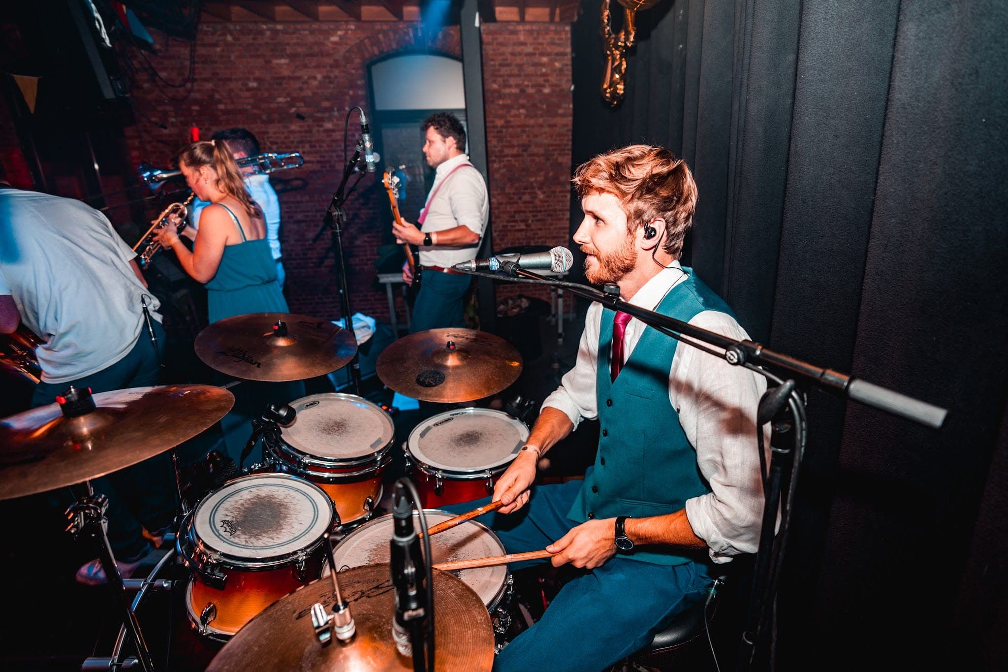 Stijn Froeyen — Drums + backings